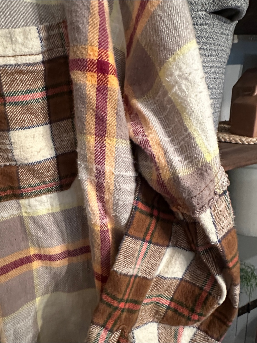 BDG Brown and Cream Plaid Button-Down flannel - Picture 3 of 6